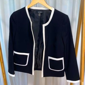NWOT: NINE WEST - Jewel Neck Crepe Jacket - Black/White